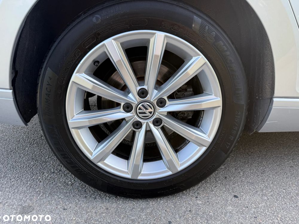 Volkswagen Passat - 13