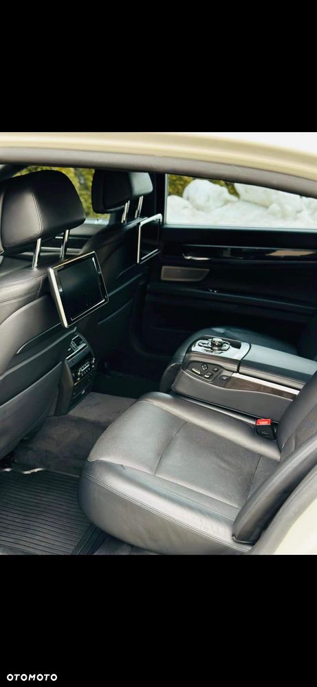 BMW Seria 7 750Li Edition Exclusive - 8
