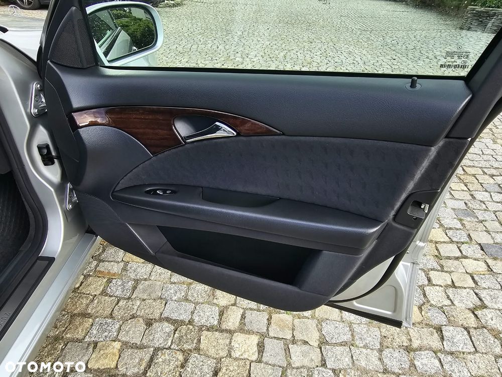 Mercedes-Benz Klasa E - 27