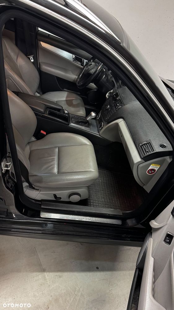 Mercedes-Benz Klasa C 320 CDI 7G-TRONIC Avantgarde Sport Edition + - 17