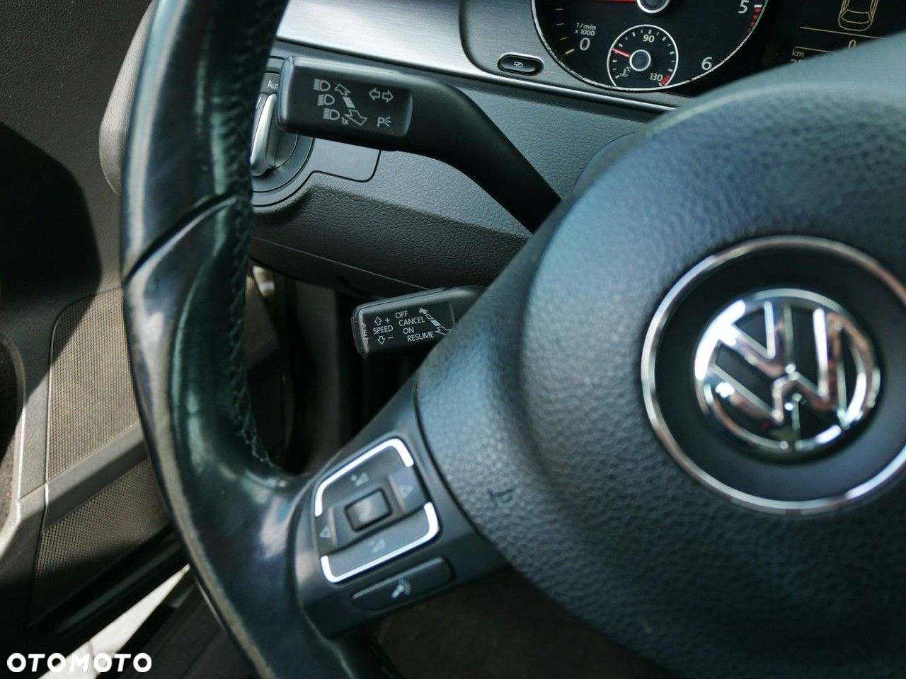 Volkswagen Passat 1.6 TDI DPF BlueMot Comfortline - 14