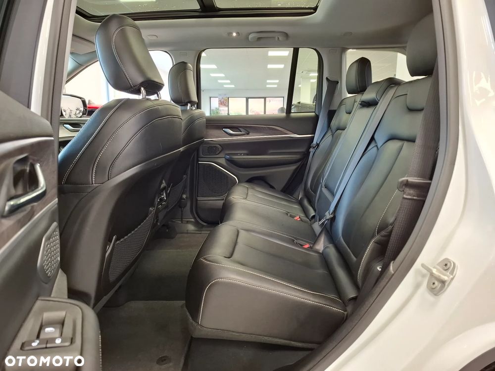 Jeep Grand Cherokee - 8