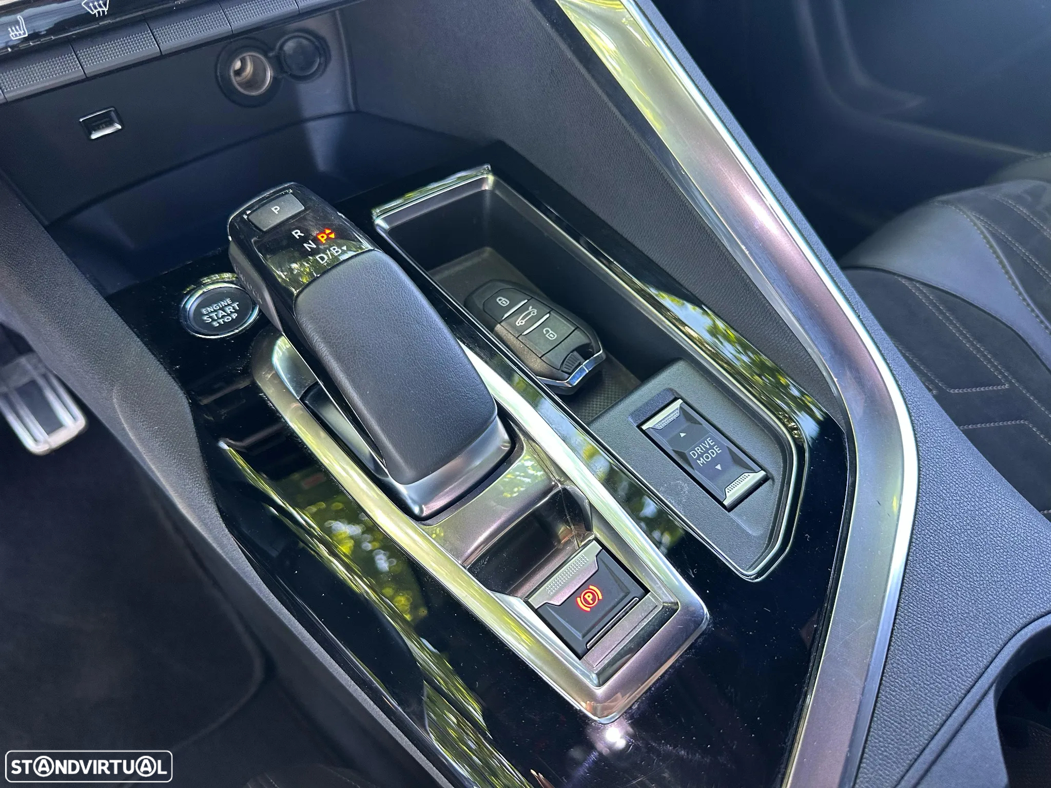 Peugeot 3008 1.6 Hybrid GT Pack e-EAT8 - 24