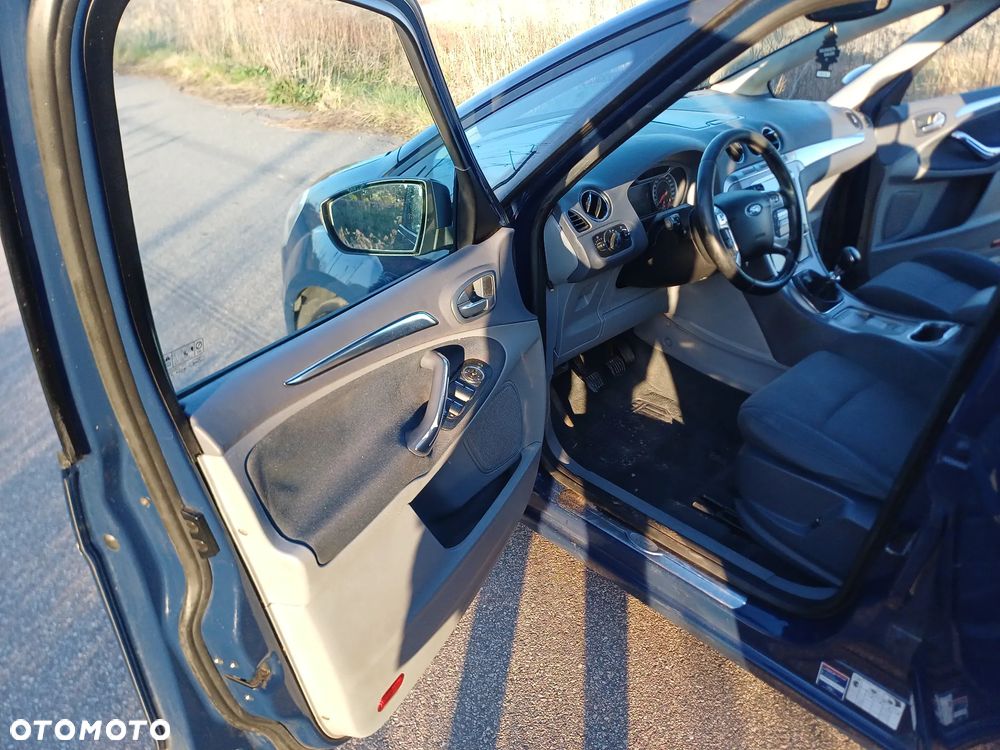 Ford S-Max - 8