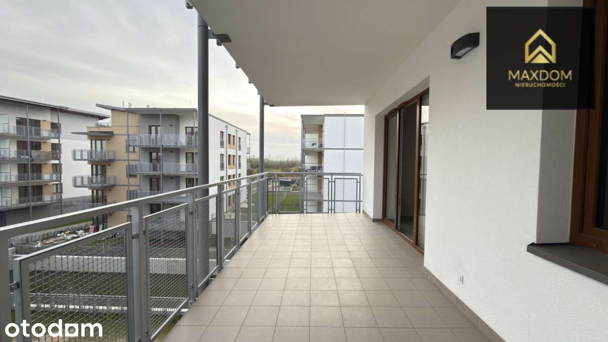 Salon z kuchnią + 2 sypialnie +duży balkon 20 m2