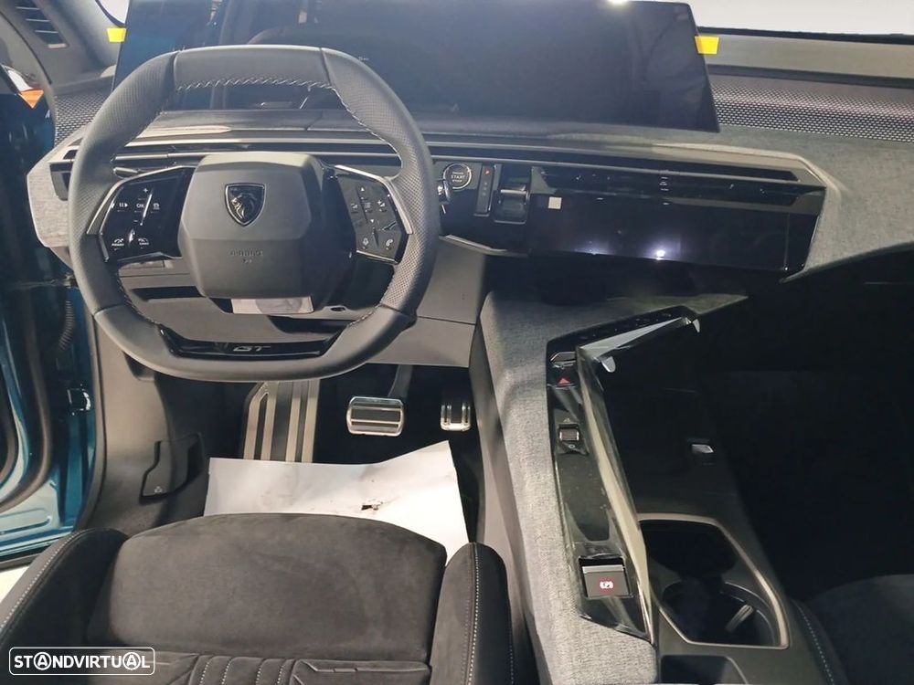 Peugeot E-3008 73 kWh Dual Motor Launch Edition - 11