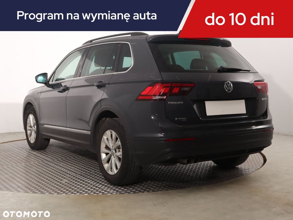 Volkswagen Tiguan - 6