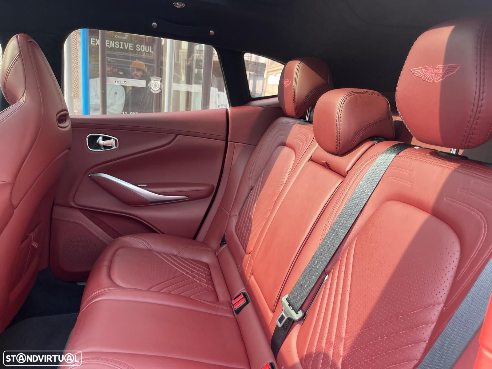 Aston Martin DBX Standard - 34