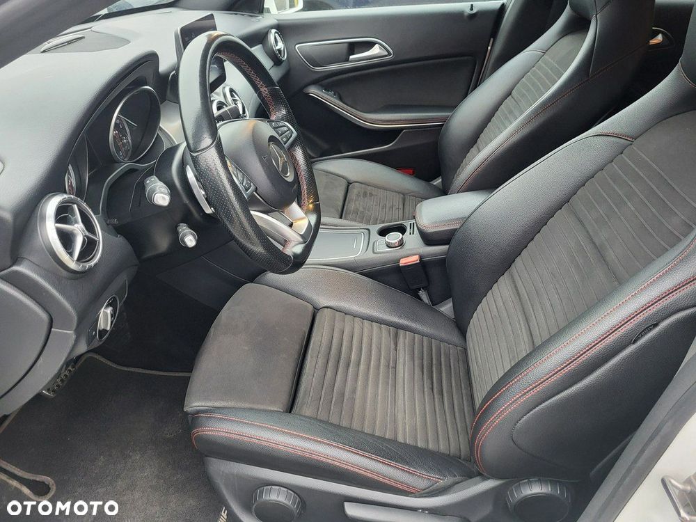 Mercedes-Benz CLA - 23