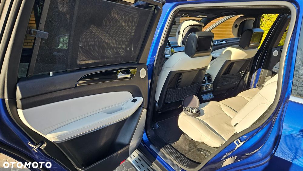 Mercedes-Benz GLS - 28