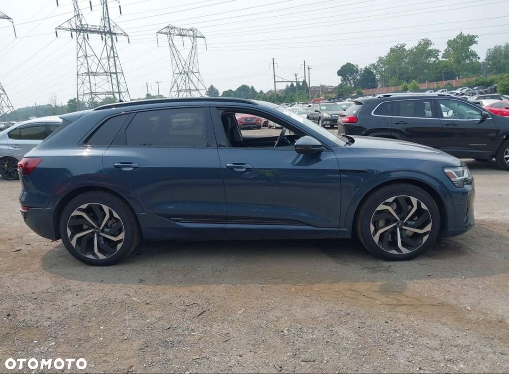 Audi Q8 e-tron - 9