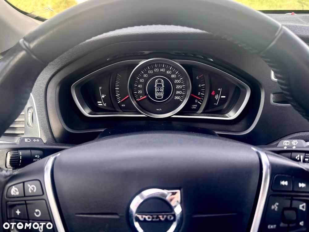 Volvo V40 Cross Country D3 Drive-E Momentum - 11
