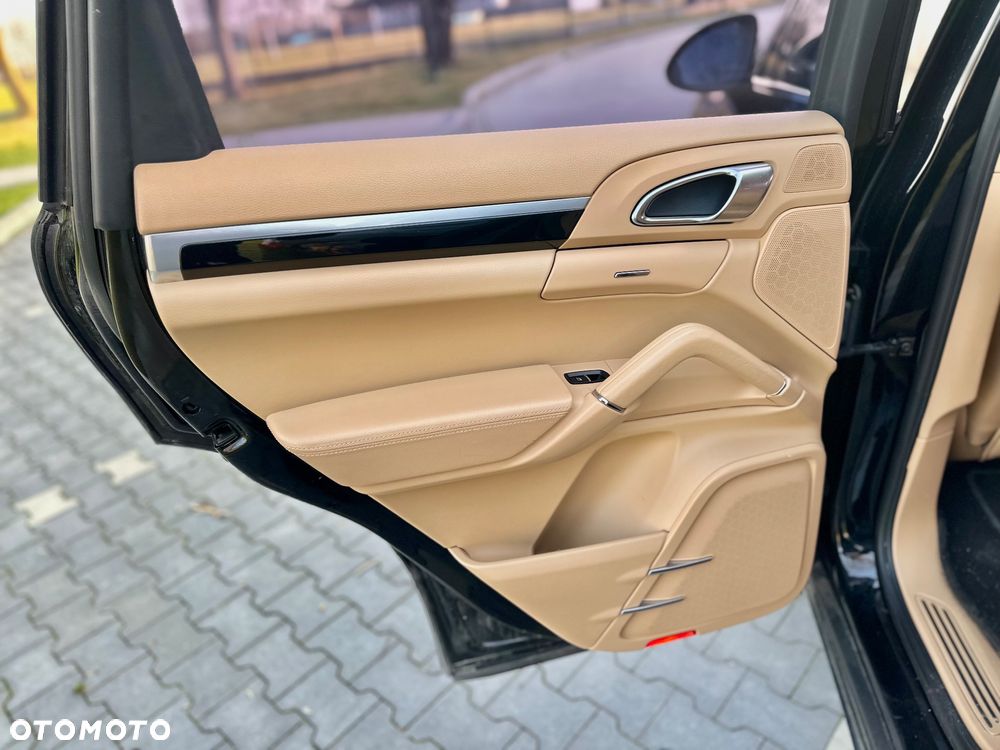 Porsche Cayenne Tiptronic S - 16