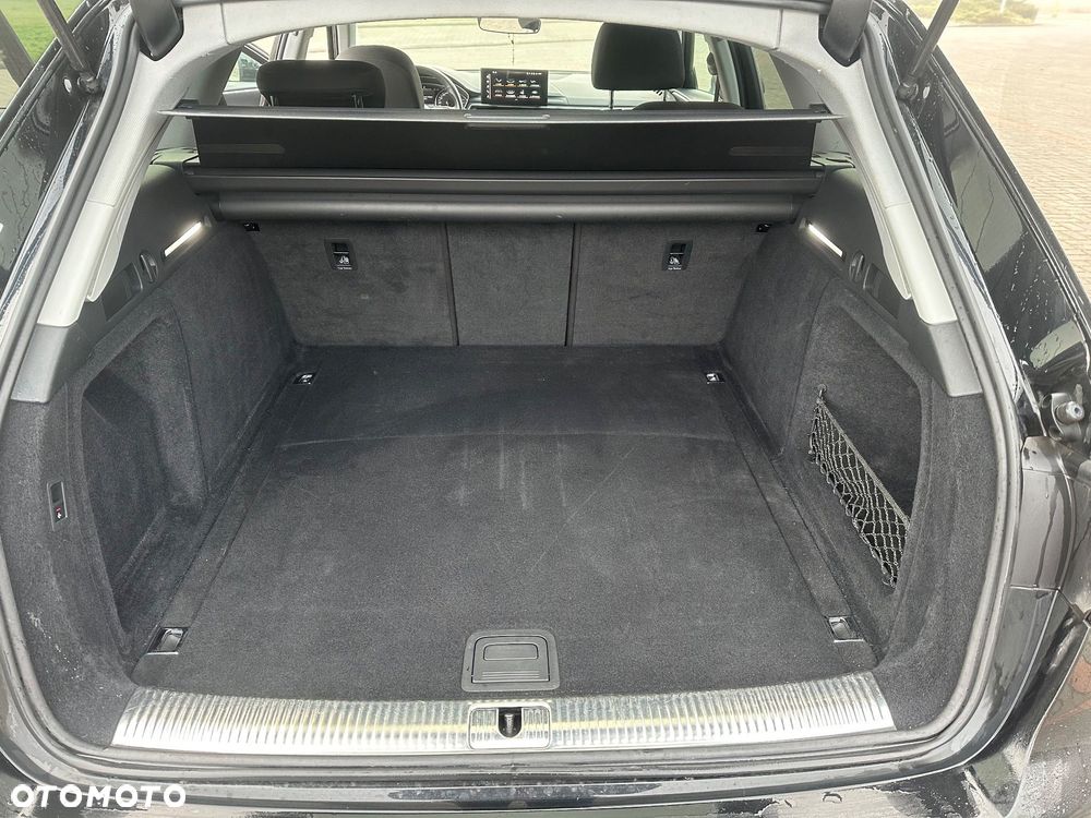 Audi A4 Avant 30 TDI S tronic - 13