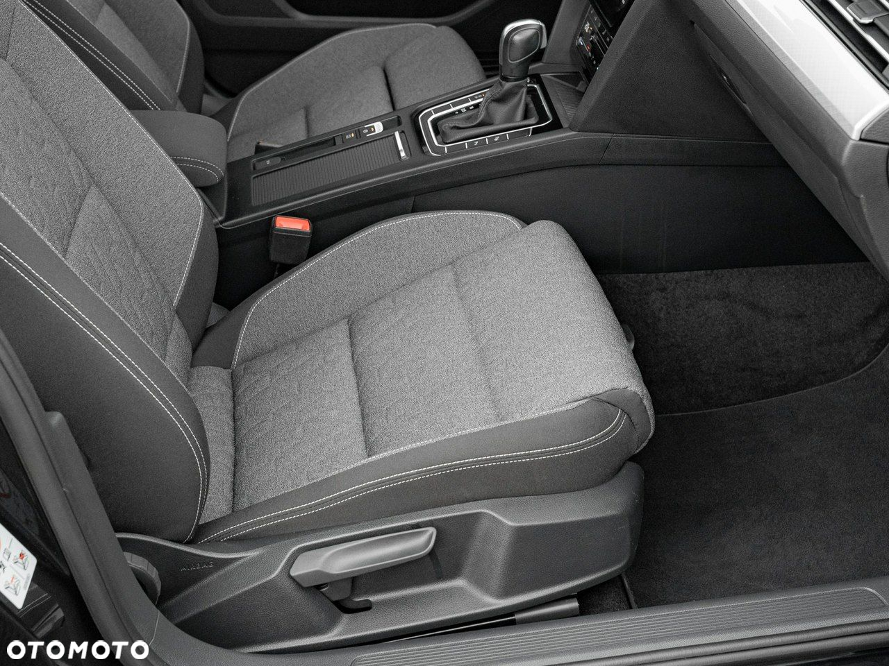 Volkswagen Passat 1.5 TSI EVO Business DSG - 32
