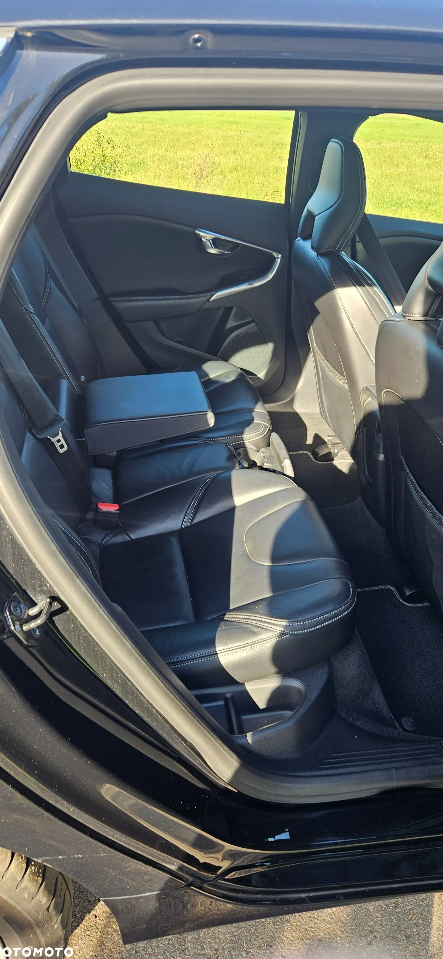 Volvo V40 T3 R-Design - 18