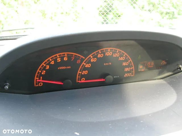 Toyota Yaris 1.33 Luna - 9