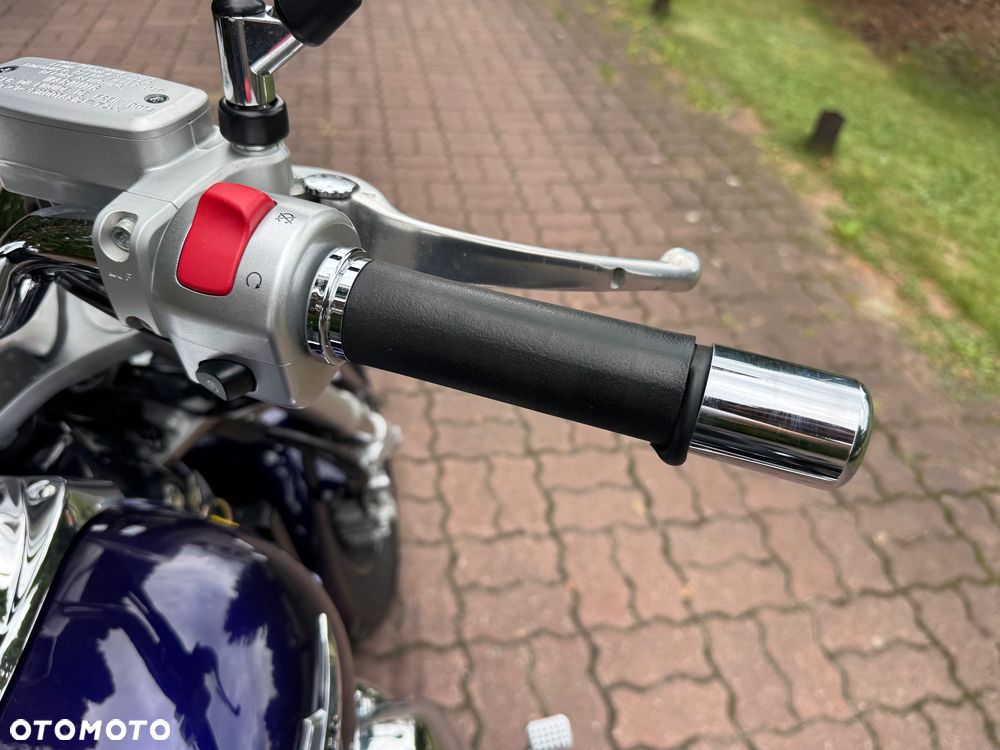 Suzuki Intruder - 24