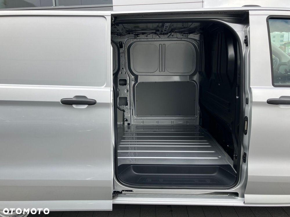 Volkswagen Transporter Transporter Furgon silnik: 2,0 l TDI 150 KM / skrzynia biegów: 6-biegowa manualna rozstaw osi: 3500 mm - 14