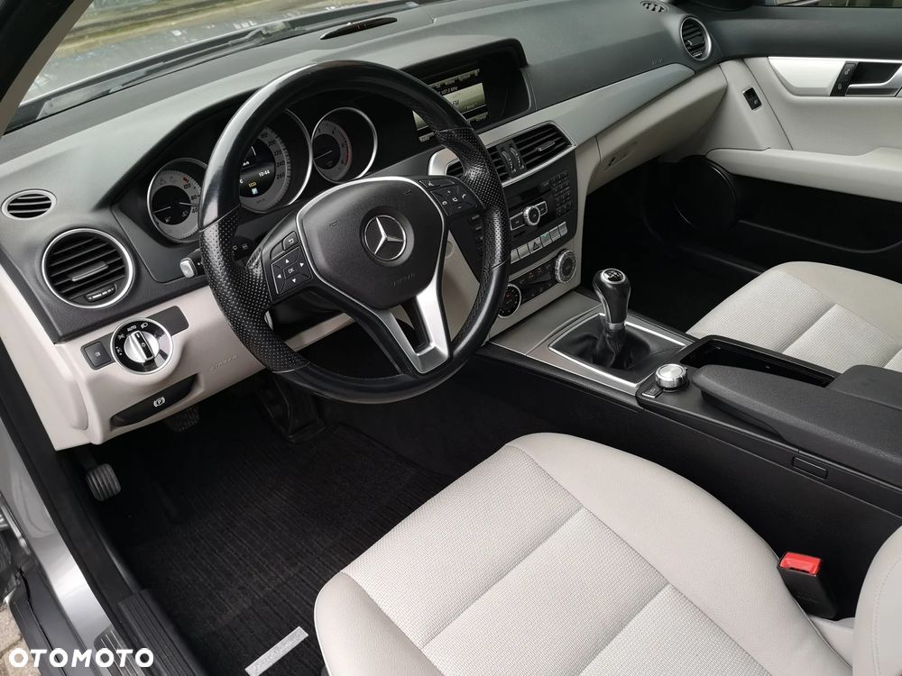 Mercedes-Benz Klasa C 200 CDI BlueEff Avantgarde - 15