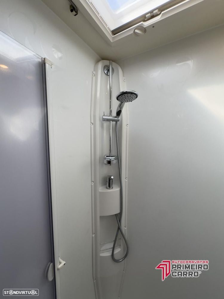 Rapido Serie 6F 696 FF Premium c.central e basculante - 31