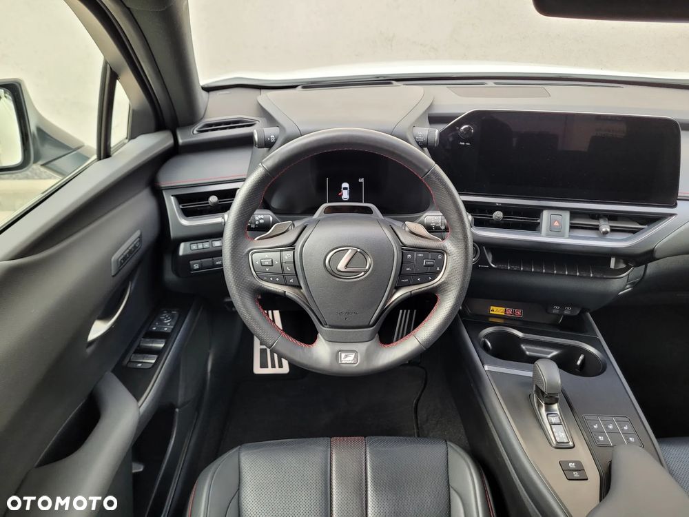 Lexus UX 300h F Sport - 11