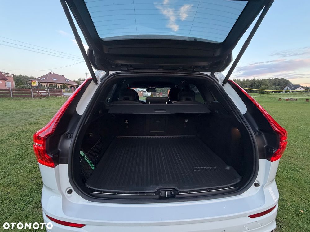 Volvo XC 60 B4 B R-Design - 18