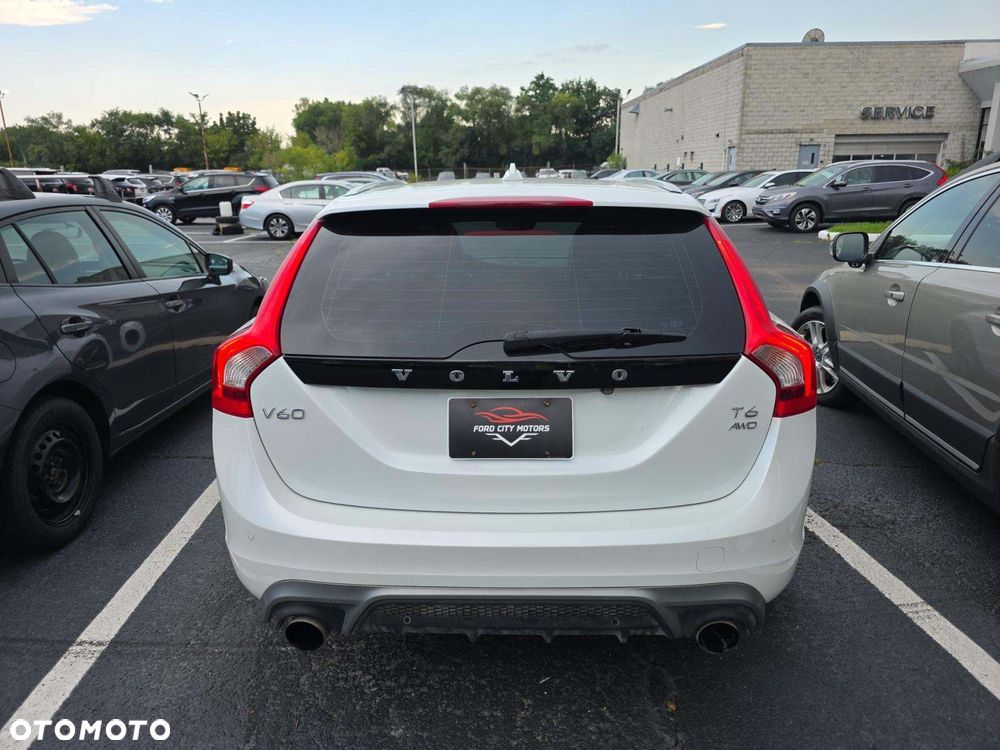 Volvo V60 T6 AWD R-Design - 6