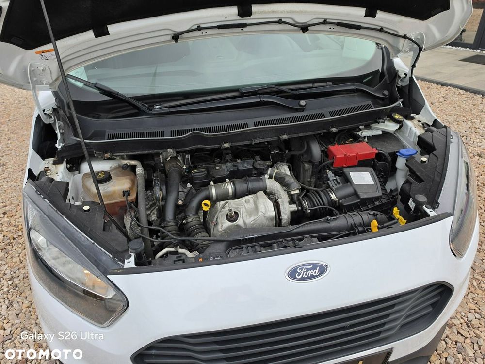 Ford Transit Courier - 41