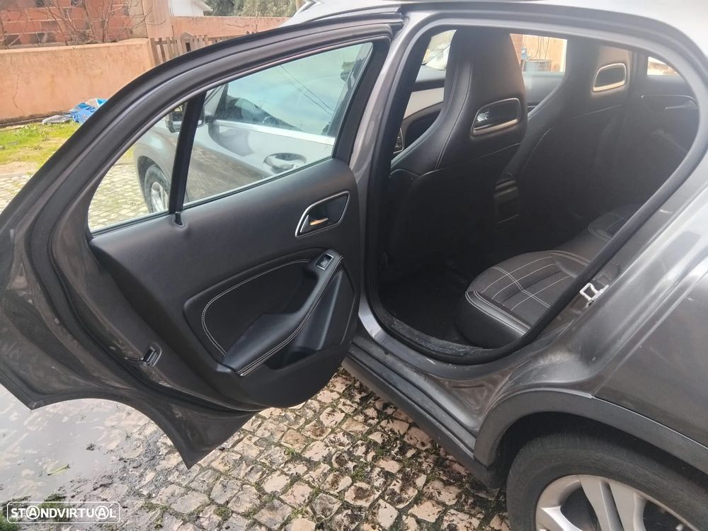 Mercedes-Benz GLA 220 d - 9