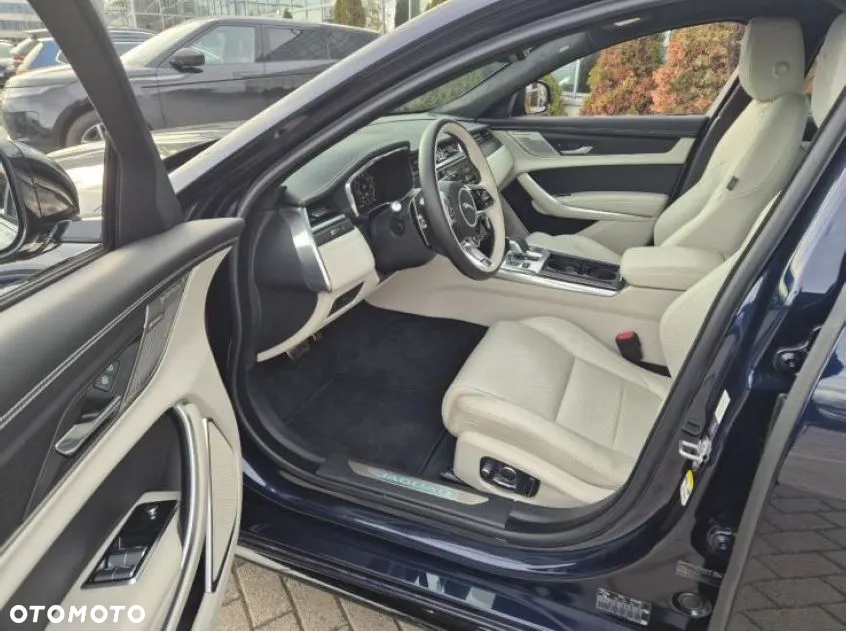 Jaguar XF 2.0 P300 AWD R-Dynamic Black - 5