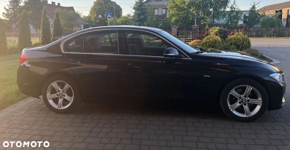 BMW Seria 3 318d Luxury Line - 4