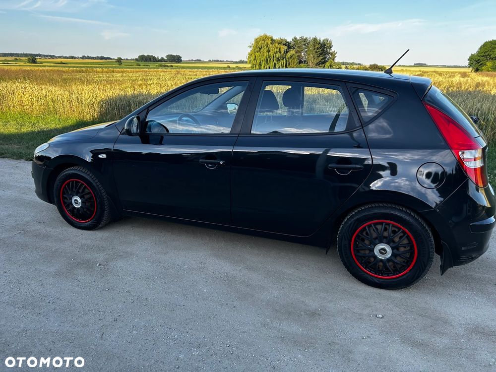Hyundai i30 1.4 Classic + - 11