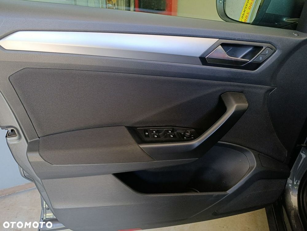 Volkswagen T-Roc - 26
