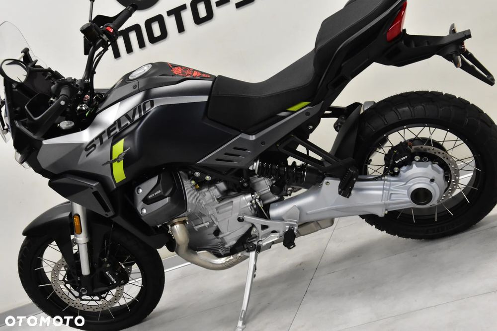 Moto Guzzi Stelvio - 13