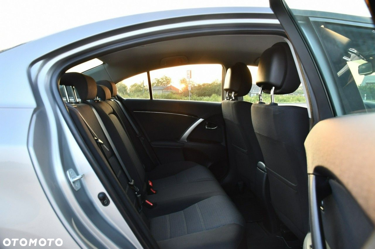 Toyota Avensis - 38