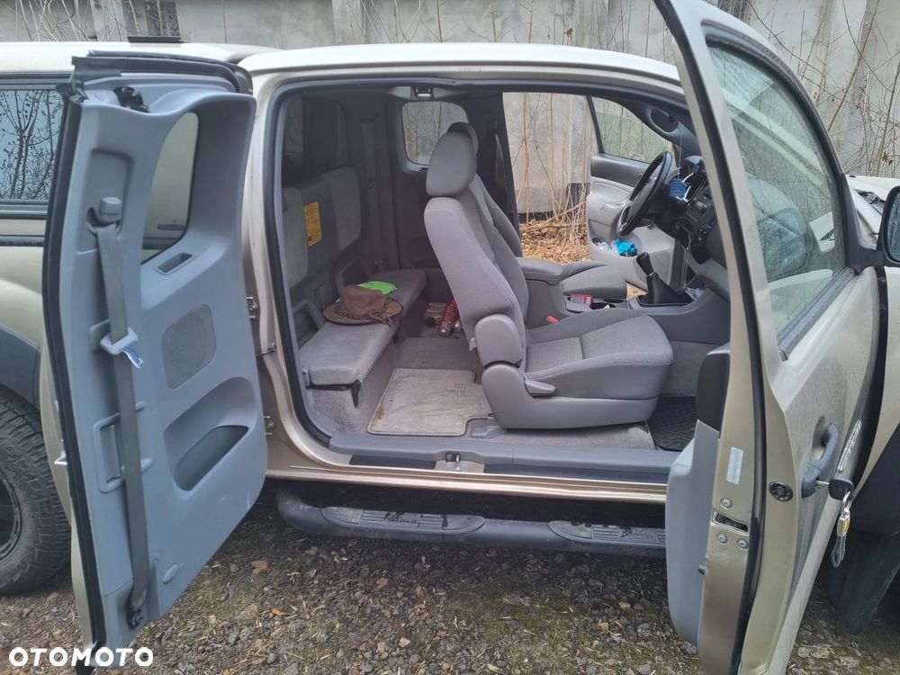Toyota Tacoma - 6