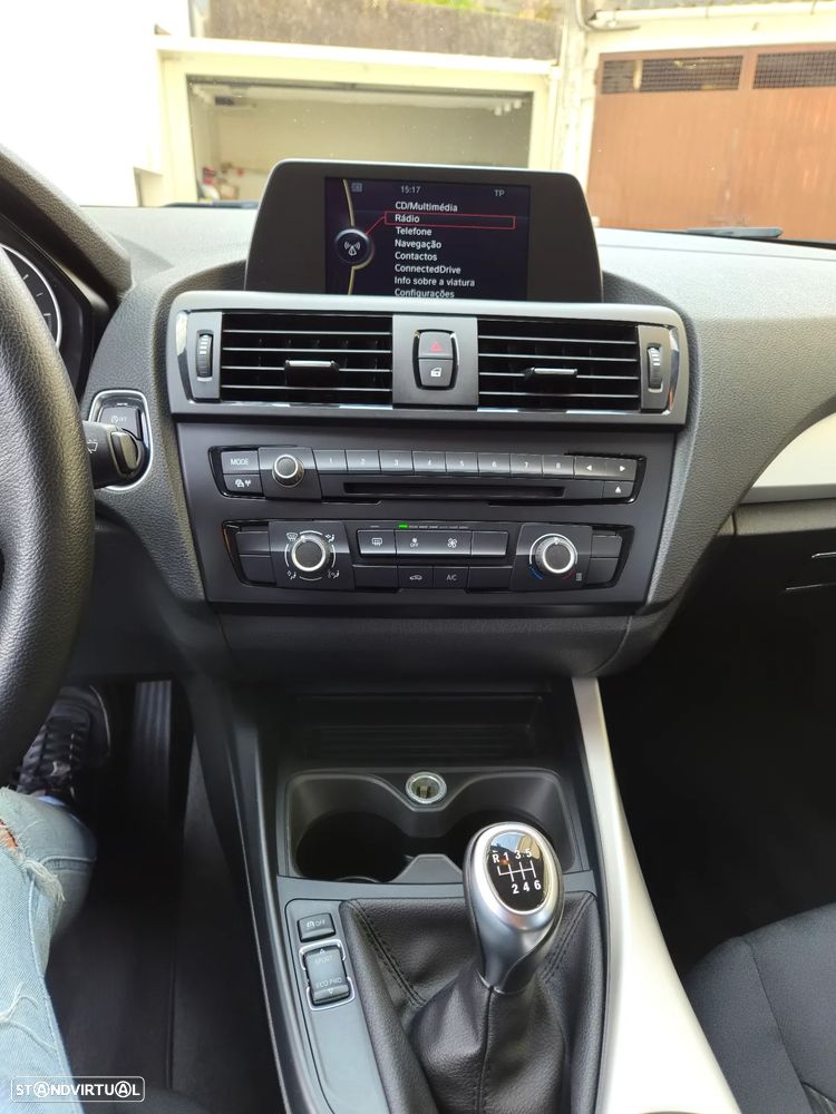 BMW 116 d EfficientDynamics Edition — fotografia 15