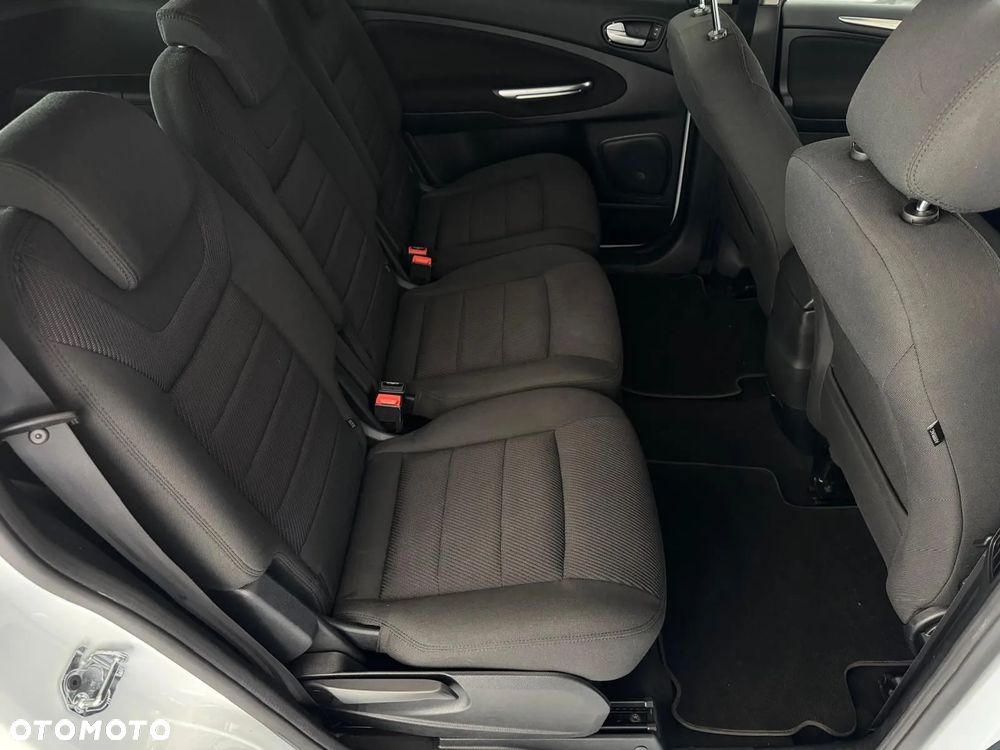 Ford S-Max 2.0 TDCi DPF Titanium - 32