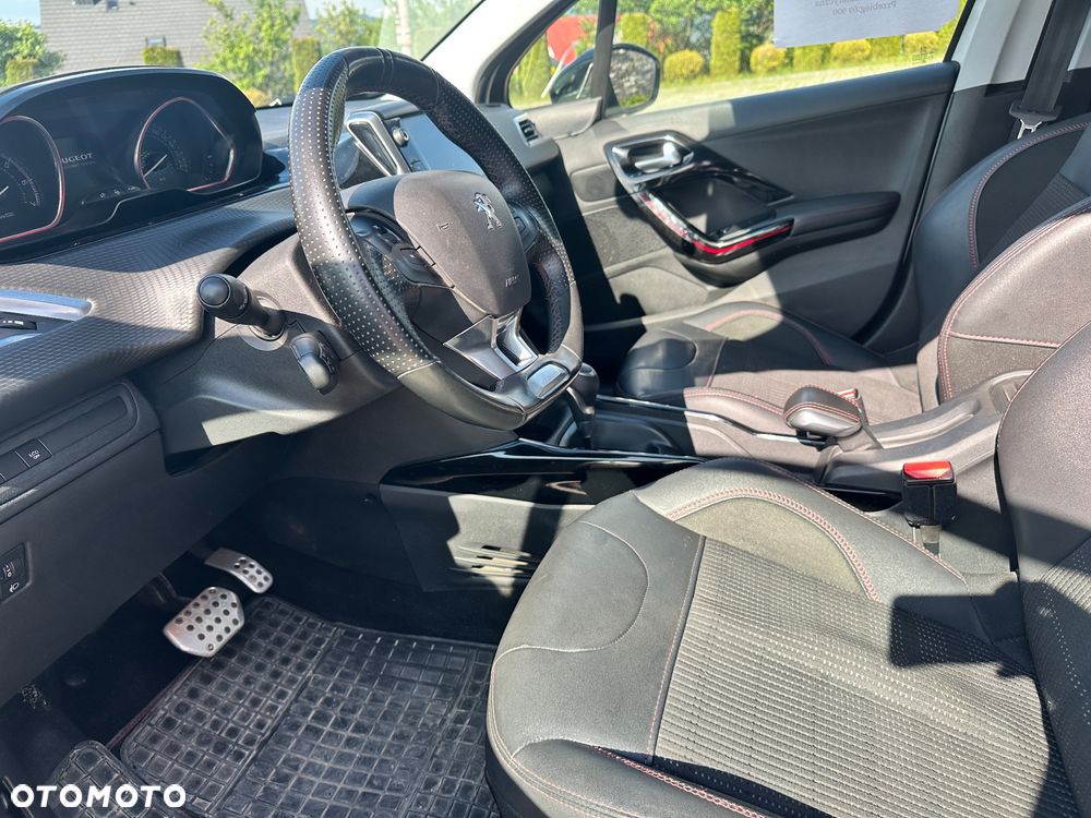 Peugeot 2008 1.2 Pure Tech GPF Allure S&S EAT6 - 8