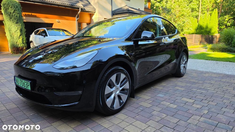 Tesla Model Y Long Range AWD - 6