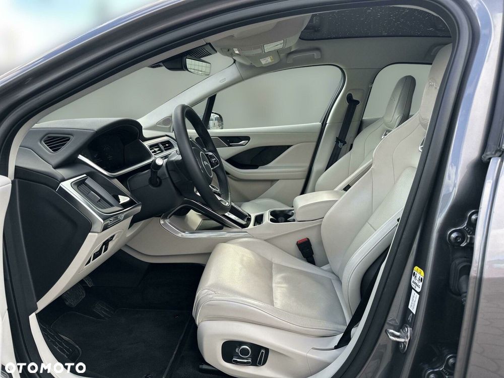 Jaguar I-Pace - 10
