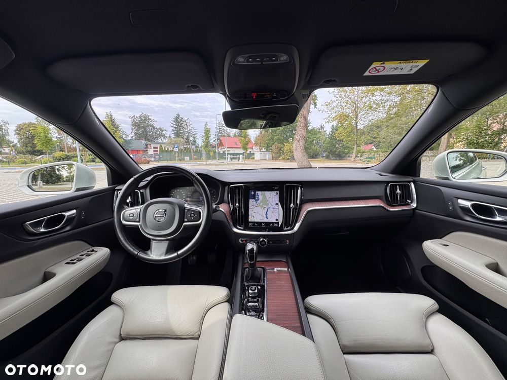 Volvo V60 D3 Momentum Pro - 7