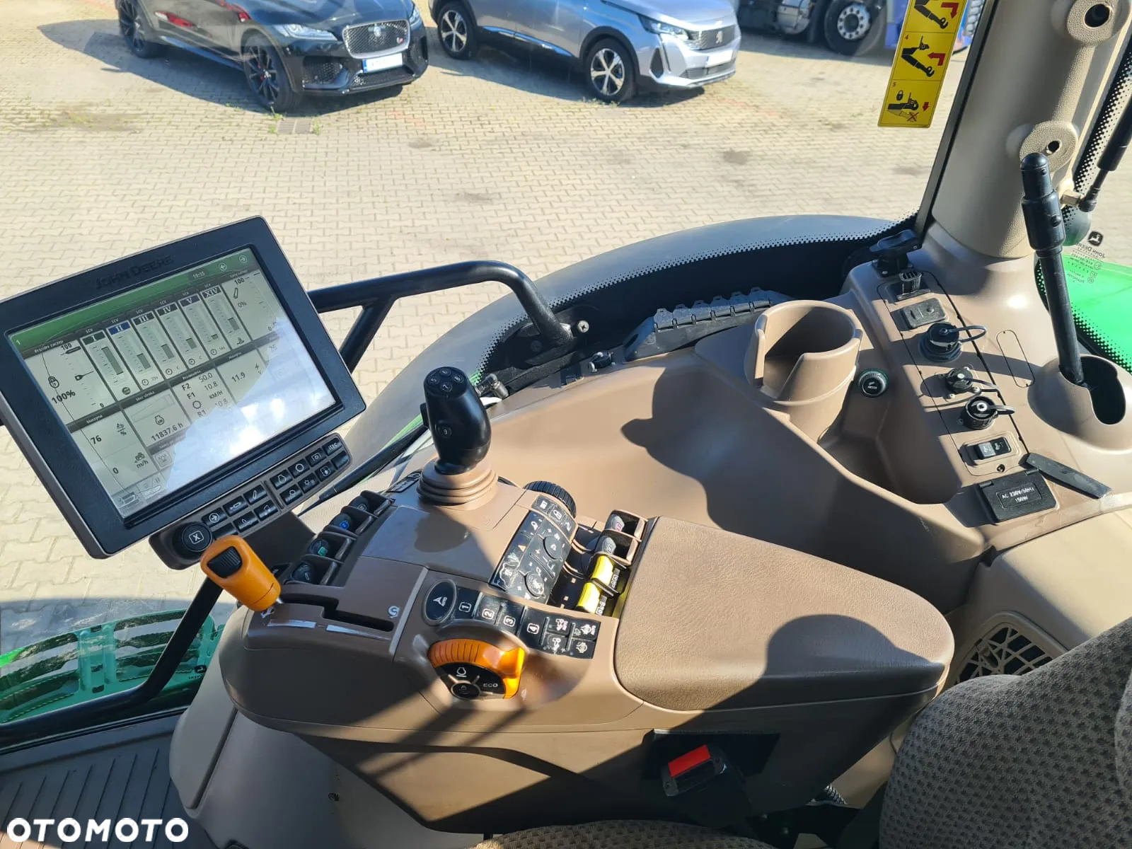 John Deere 6215R. GPS, 50km/h - 12