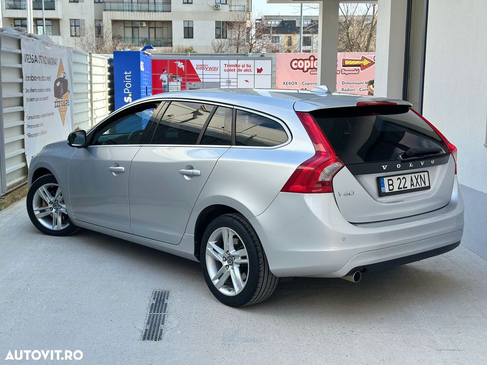 Volvo V60 D3 Momentum - 16