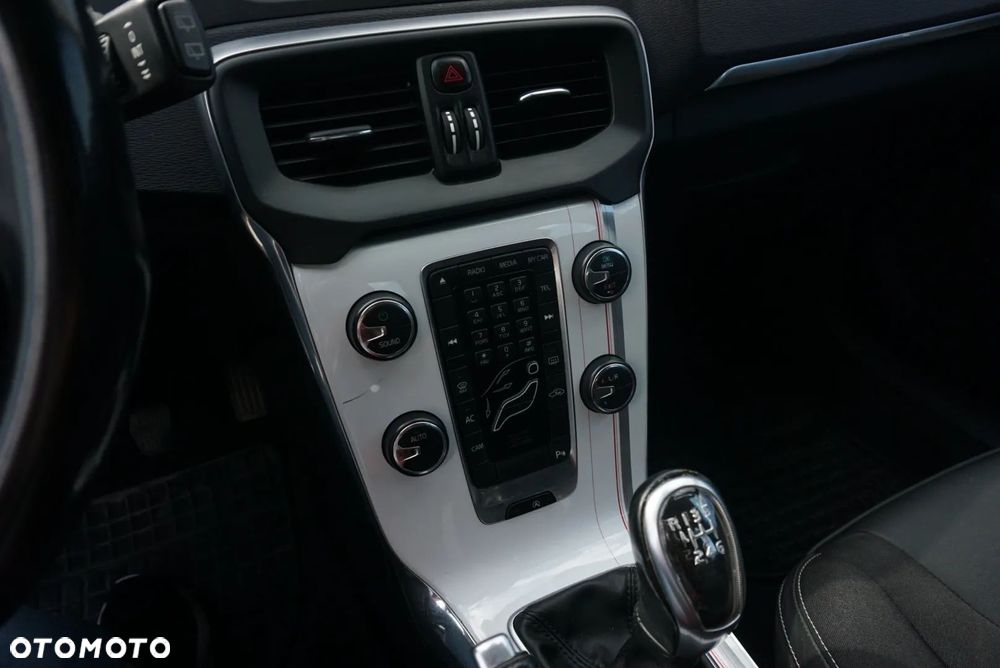 Volvo V40 D2 Base - 18