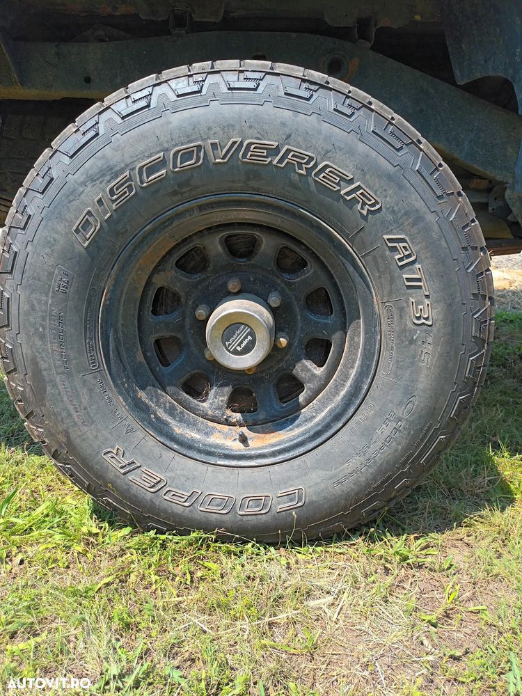 Toyota Hilux - 32