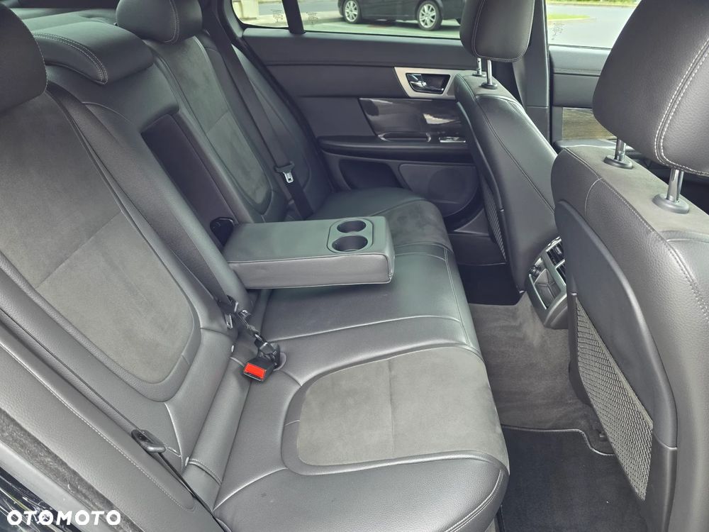 Jaguar XF 2.2 - 21