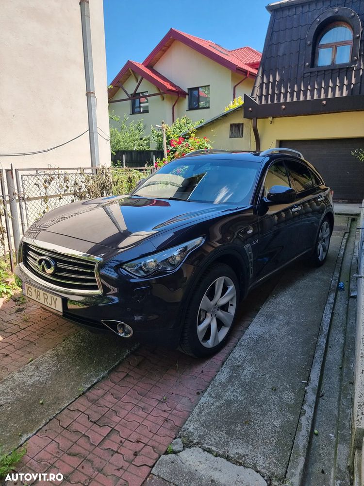 Infiniti Q70 - 28
