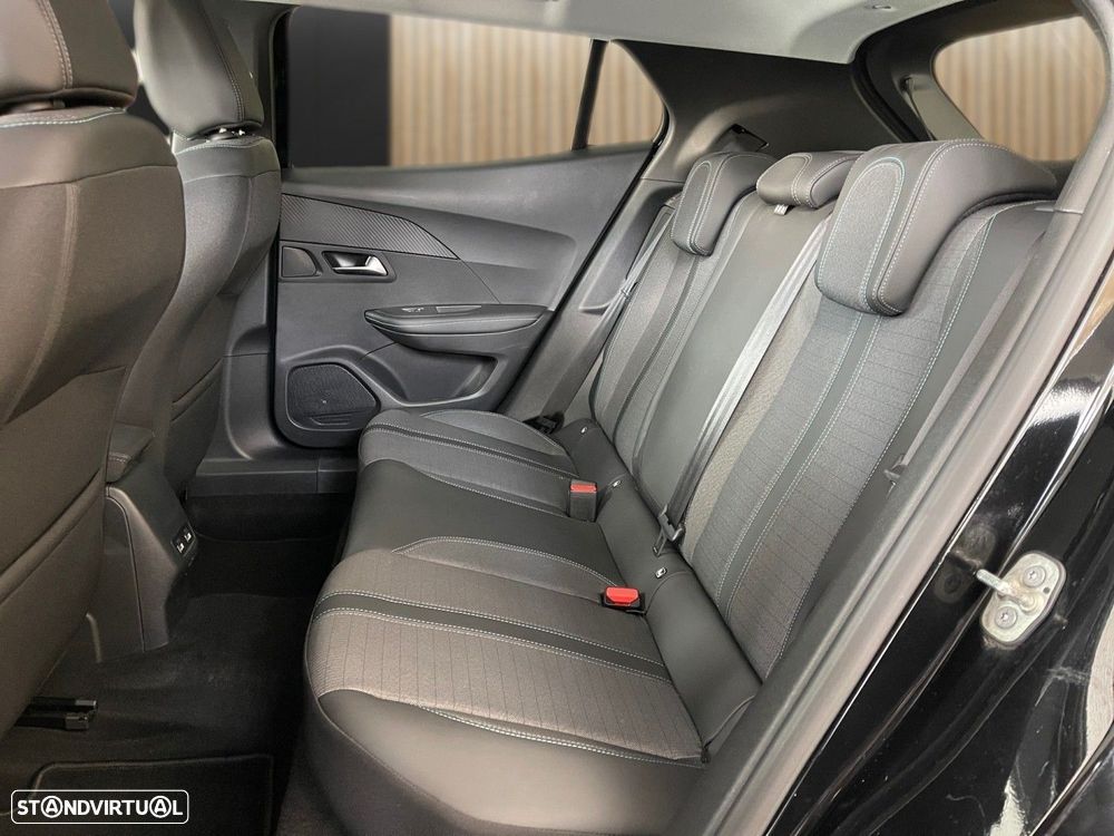 Peugeot e-2008 50 kWh Active - 9